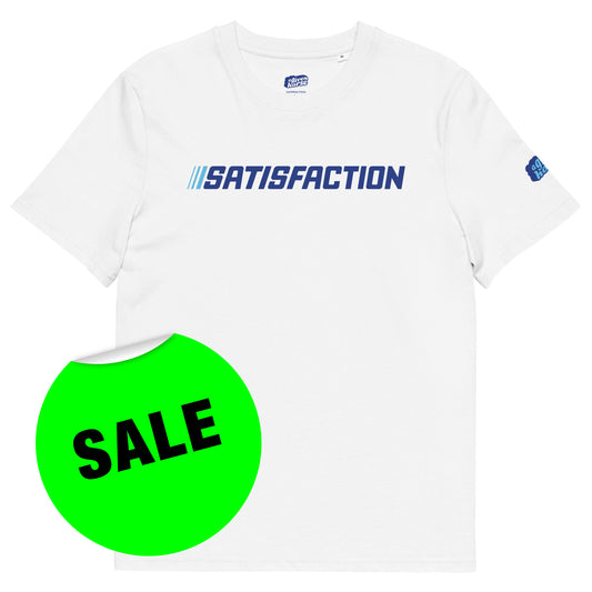 Wit T-Shirt met de tekst 'Satisfaction', ontwerp door De Zwarte Markt en verkrijgbaar bij cadeauwinkel 'A Given Horse'. Voorkant, aanbieding.