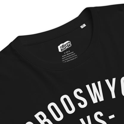 Zwart T-Shirt met de tekst 'Crooswyck -VS- Everybody', ontwerp door Matzwart en verkrijgbaar bij cadeauwinkel 'A Given Horse'. Detail.