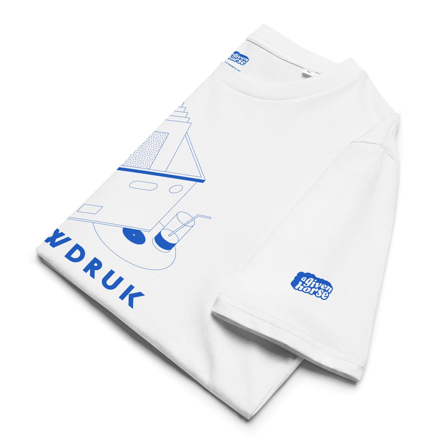 Wit T-Shirt met het 'De Blauwdruk' logo, ontwerp door Matzwart en verkrijgbaar bij cadeauwinkel 'A Given Horse'. Gevouwen.