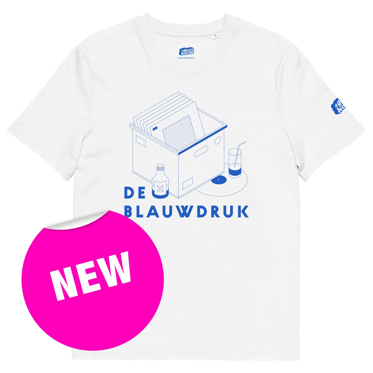 Wit T-Shirt met het 'De Blauwdruk' logo, ontwerp door Matzwart en verkrijgbaar bij cadeauwinkel 'A Given Horse'. Voorkant, nieuw.