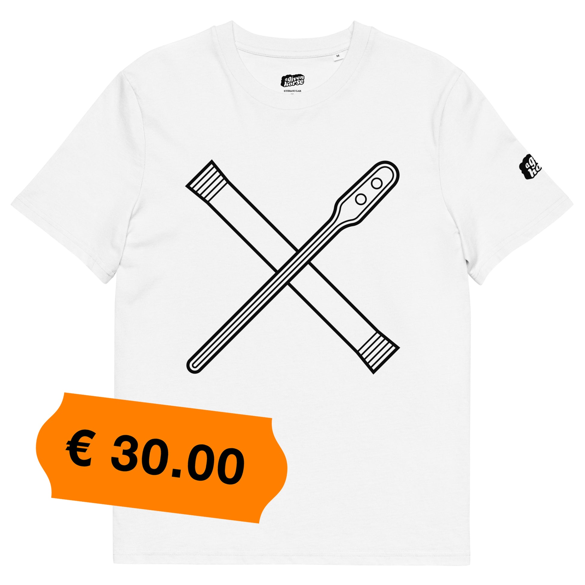 Wit T-Shirt met een afbeelding van een roerstaaf en een zakje melkpoeder, ontwerp door Matzwart en verkrijgbaar bij cadeauwinkel 'A Given Horse'. Voorkant, prijs.