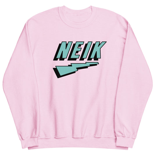 Lichtroze trui met het NEIK logo, ontwerp door De Zwarte Markt en verkrijgbaar bij cadeauwinkel 'A Given Horse'. Voorkant.