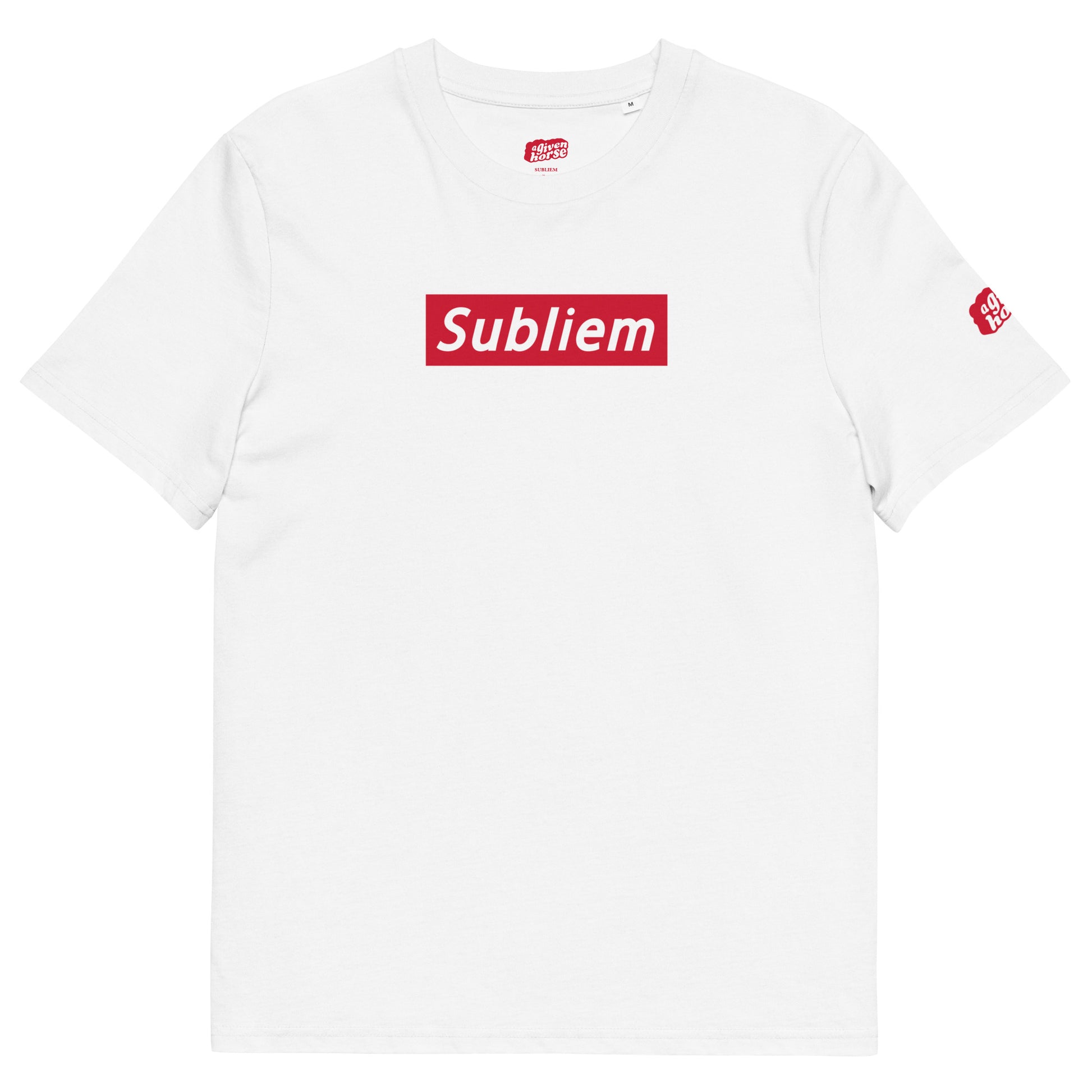 Wit T-Shirt met het Subliem logo, ontwerp door De Zwarte Markt en verkrijgbaar bij cadeauwinkel 'A Given horse'. Voorkant.